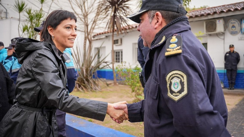 Mayra Mendoza supervisó operativos de saturación y se reunió con el comisario de la Seccional Quilmes 8ª de Bernal