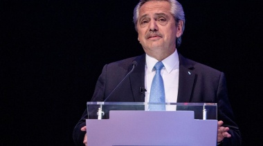 Fernández contra Macri: "Espero que pare con las caravanas y se meta a gobernar"