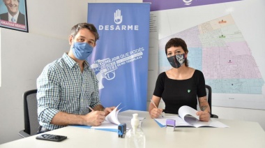 Mayra Mendoza encabezó una nueva jornada del operativo desarme voluntario.