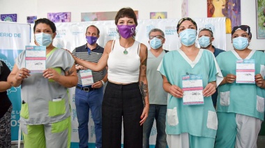 Mayra participó de la histórica primera aplicación de la vacuna contra el COVID-19