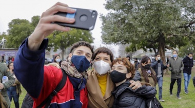 Mayra Mendoza estuvo presente en el Festival de las Infancias en el Parque de la Ciudad