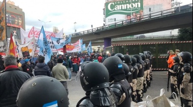 Trabajadores despedidos de la ex Ran-Bat y Expreso Lomas cortaron Puente Pueyrredón