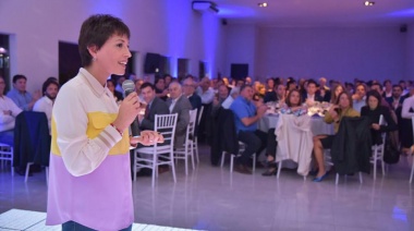 Mayra Mendoza se reunió con empresarios y puso su eje de campaña en la "recuperación del trabajo"