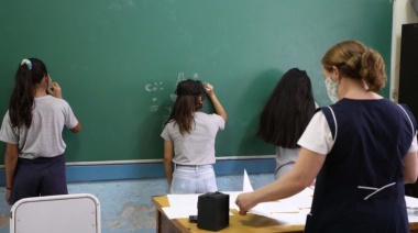 Vuelta a clases: la vacunación será para docentes de todos los niveles