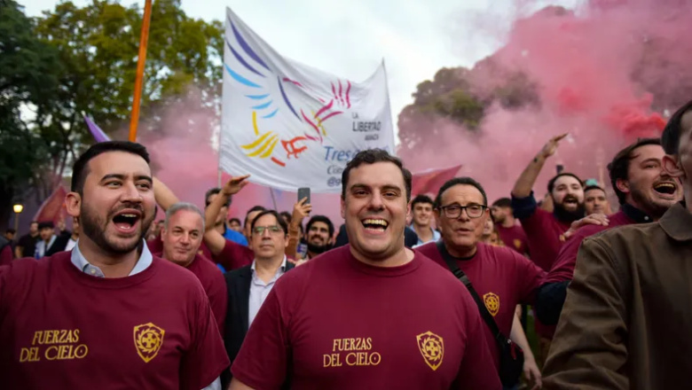 Herido por el cierre de listas, Santiago Caputo saca de la campaña a Las Fuerzas del Cielo