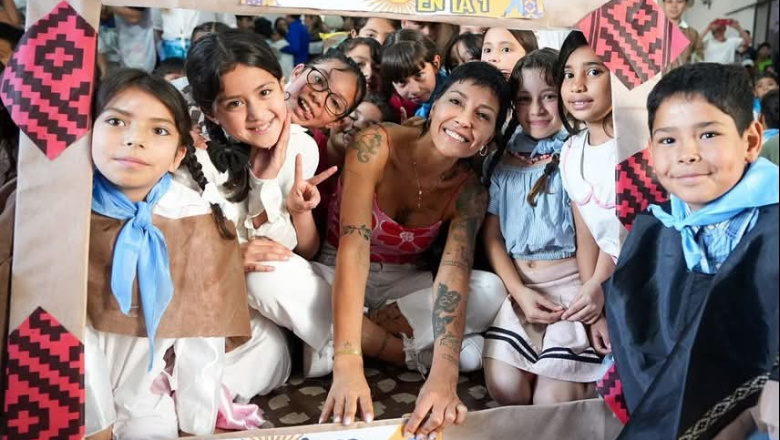 Mayra Mendoza supervisó el equipamiento adquirido por la Escuela Primaria N°1