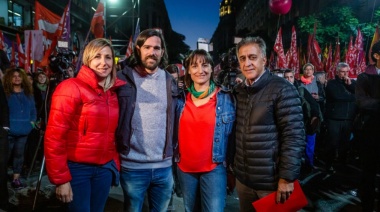 La izquierda que lleva la fórmula Del Caño - Del Plá cierra su campaña en la plaza del Congreso