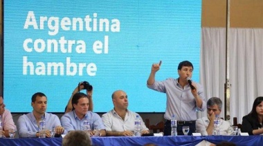 El plan contra el hambre llega al Conurbano y 7 municipios reciben la tarjeta AlimentAR