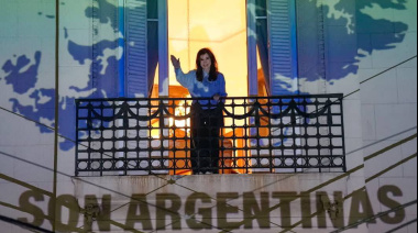 Cristina Kirchner festejó en el balcón por la final del Mundial