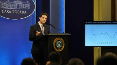 Adrián Ravier, mes 1 de una vocería con errores no forzados: del país bananero al dólar a $1800