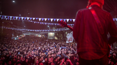 Multitudinario y espectacular cierre a puro rock en los festejos por el aniversario de Quilmes