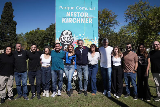 Máximo Kirchner llegó a Santa Fe: recorrió María Teresa y encabeza un acto en Puerto San Martín con De Grandis