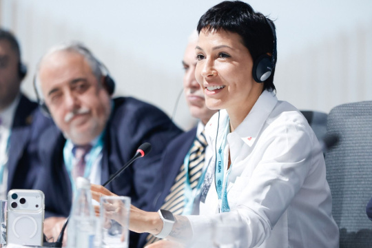 Mayra Mendoza busca financiamiento para la obra de Los Arroyos en el Foro Urbano Mundial de la ONU